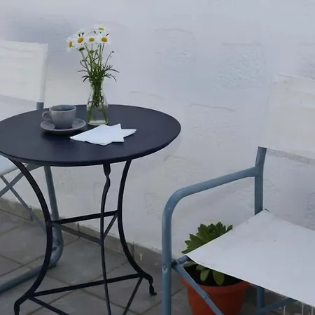 Traditional Near The Waves In Grikos בית נופש *